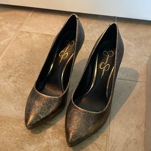 Jessica Simpson Black and Gold heel